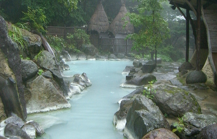 福島市内からほど近い大自然の湯、高湯温泉