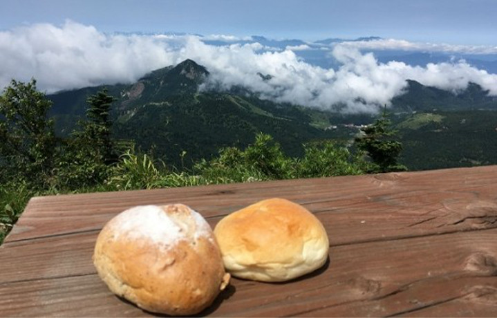 日本一高い！雲の上のパン屋さん・横手山頂ヒュッテ